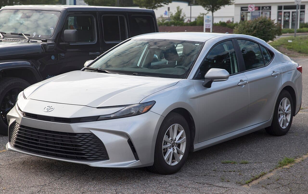 2024 toyota camry — LE Hybrid